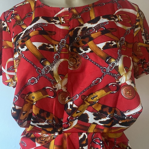 Red printed blouse. New blouse beautiful. - Picture 5 of 7